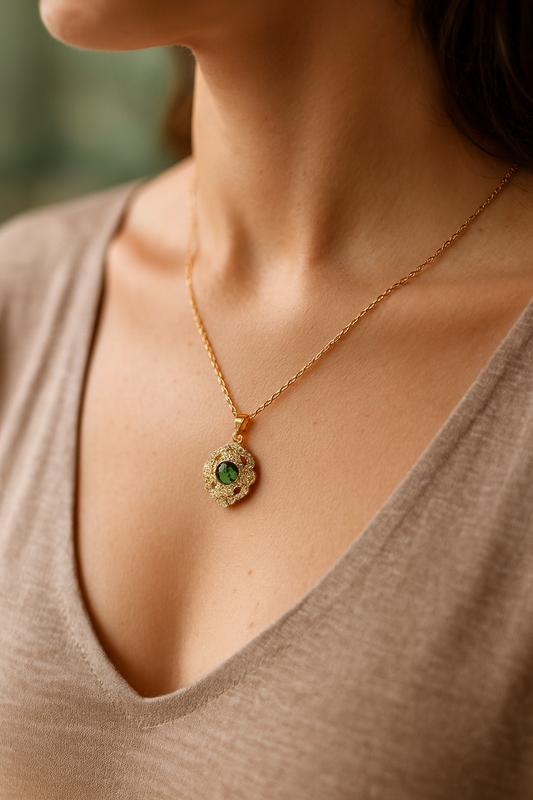 Emerald Bloom Pendant – Green Stone & Crystal Artificial Jewellery