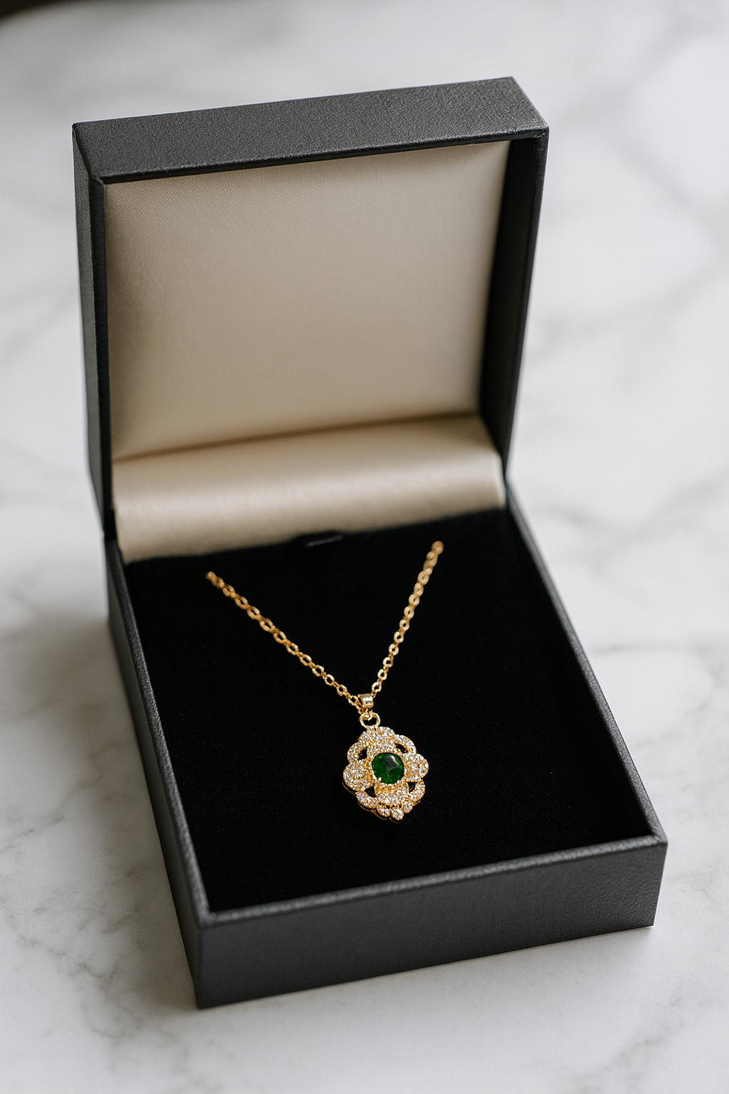 Emerald Bloom Pendant – Green Stone & Crystal Artificial Jewellery