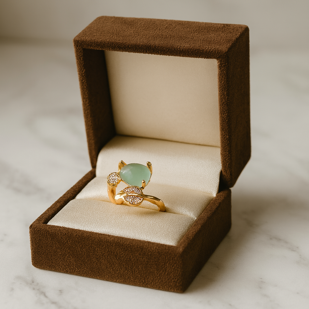 Emerald Glow Leaf Ring – Stylish Artificial Jewelry with Gemstone Accent